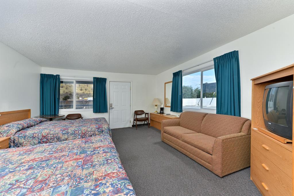 Rodeway Inn & Suites Arlington Exterior foto